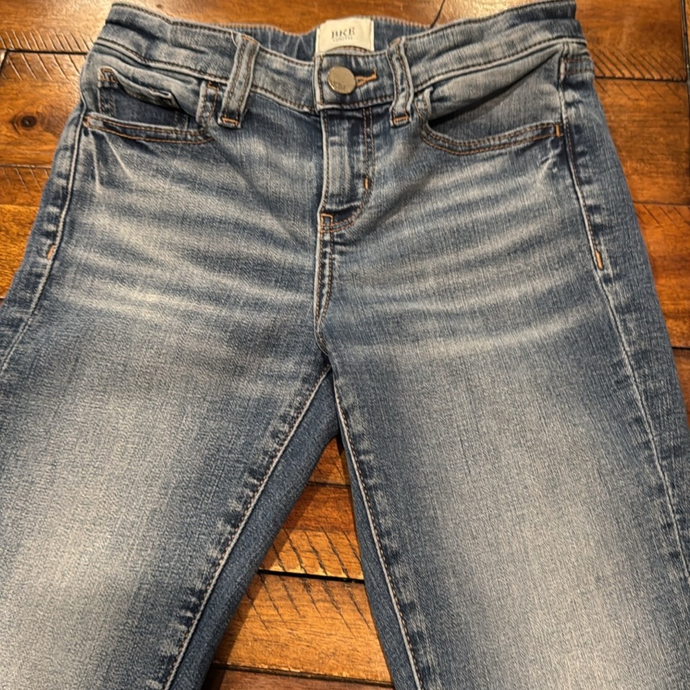 Like new girl’s Buckle bootcut jeans. Size 12R. Worn very few times. - Picture 3 of 7